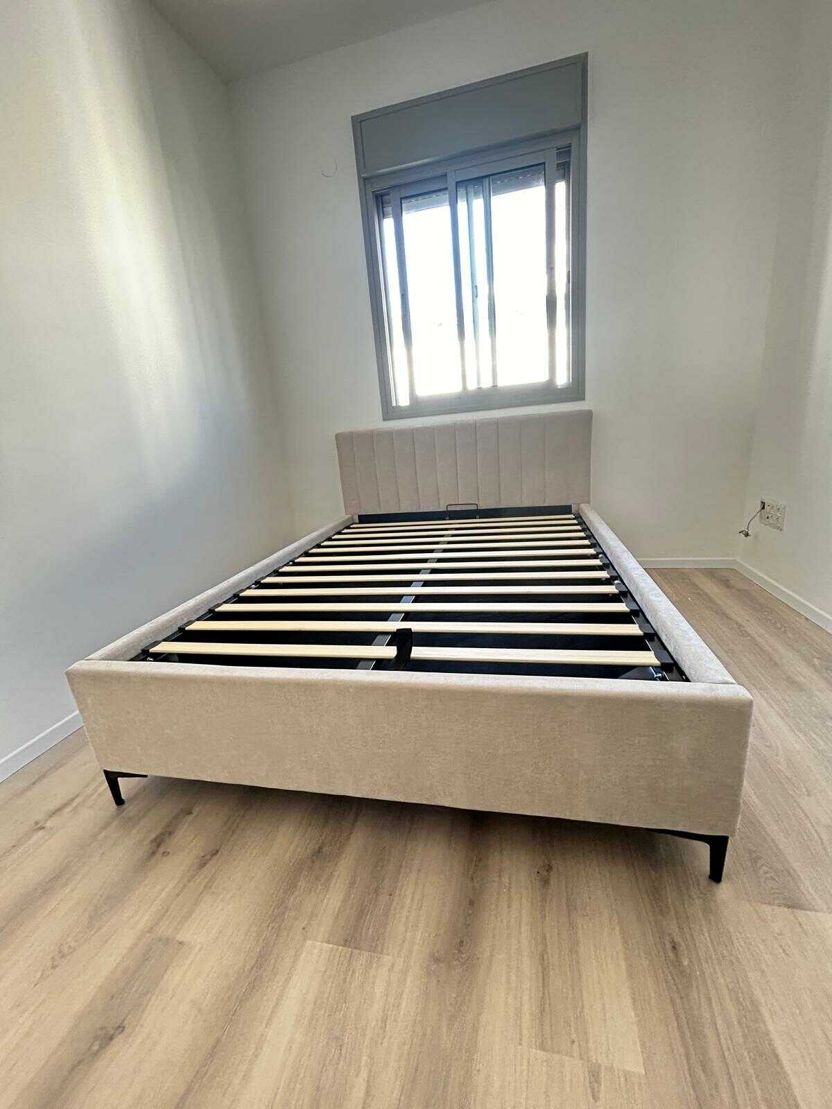 מיטה זוגית/נוער עם ארגז מצעים דגם: רפאל פסים – תמונה 11